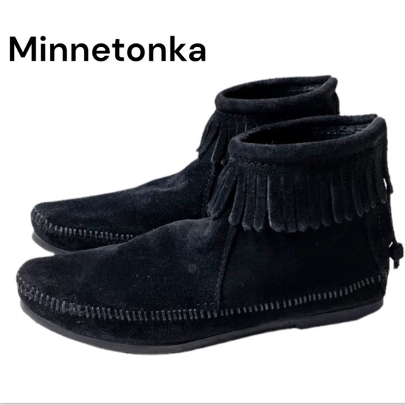 MINNETONKA Black Suede Back Zip Hard-sole Bootie Size 7 - Picture 13 of 15